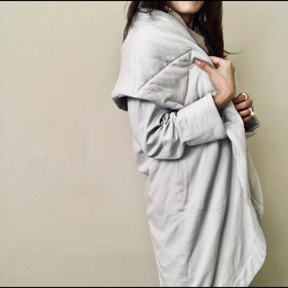 Like new Young Fabulous & Broke S/M - Picture 5 of 6